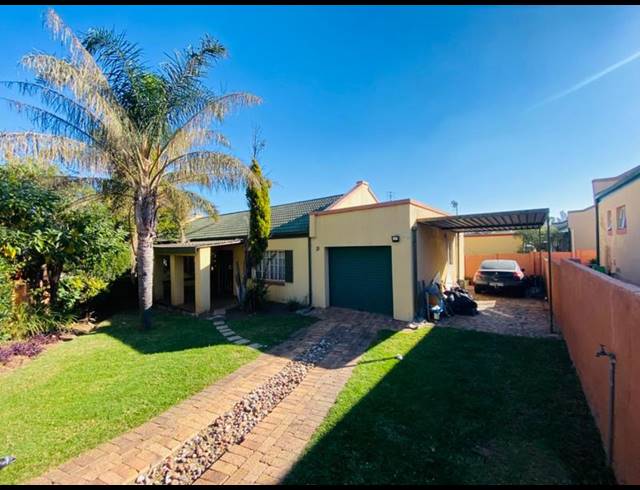 3 BEDROOM HOUSE FOR SALE IN HALFWAY GARDENS